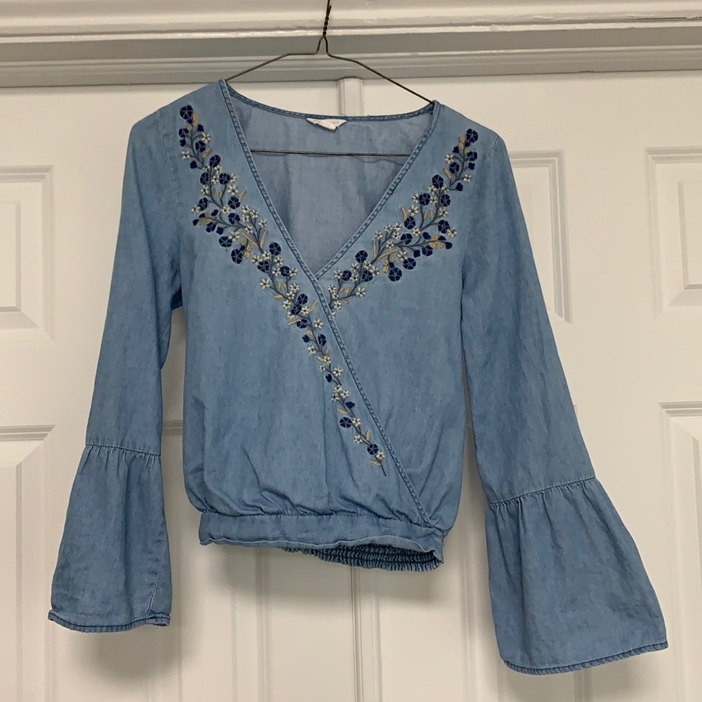 Denim shirt with bell sleeves